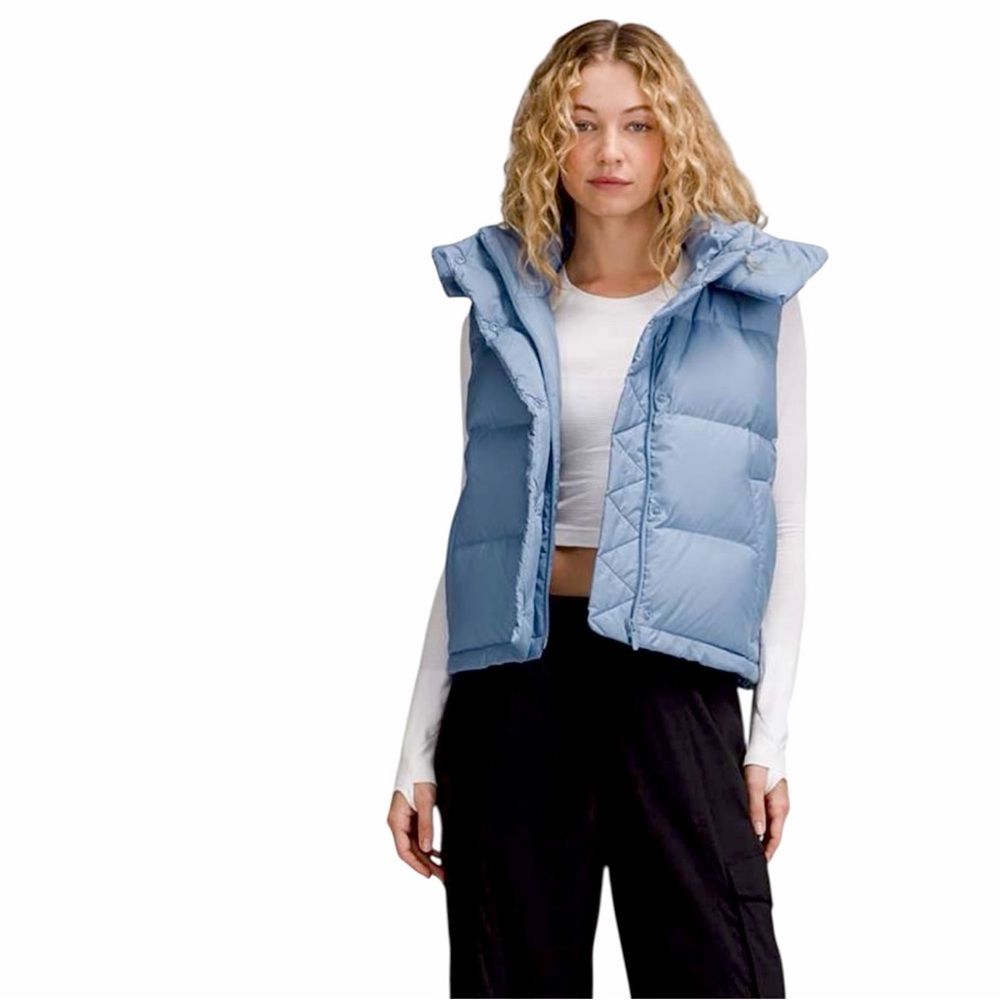NWT Lululemon – Wunder Puff Cropped Vest – Oasis Blue – Size 4